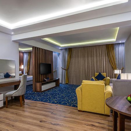The Palace Hotel Suites Khamis Mushait Buitenkant foto