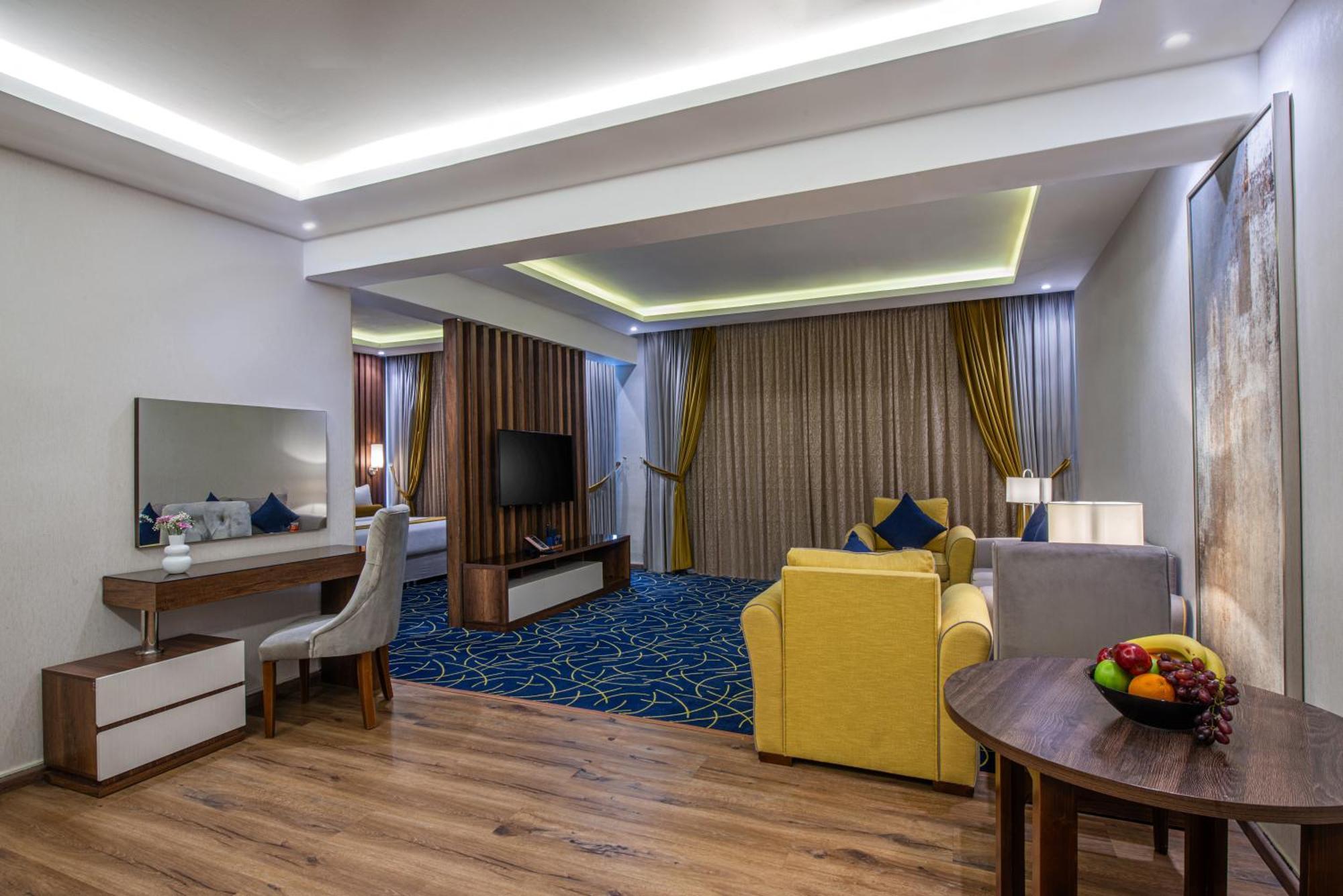 The Palace Hotel Suites Khamis Mushait Buitenkant foto