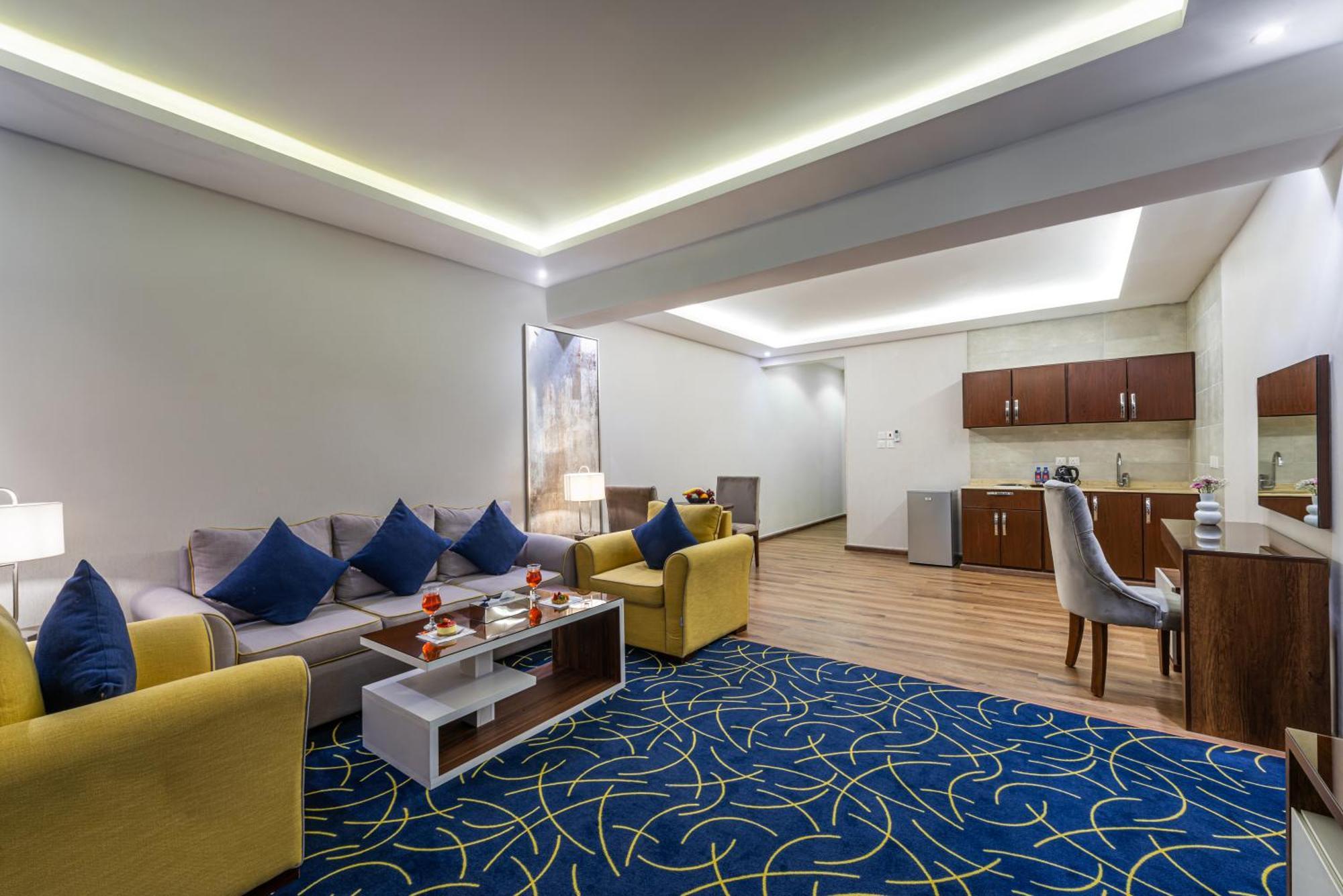 The Palace Hotel Suites Khamis Mushait Buitenkant foto