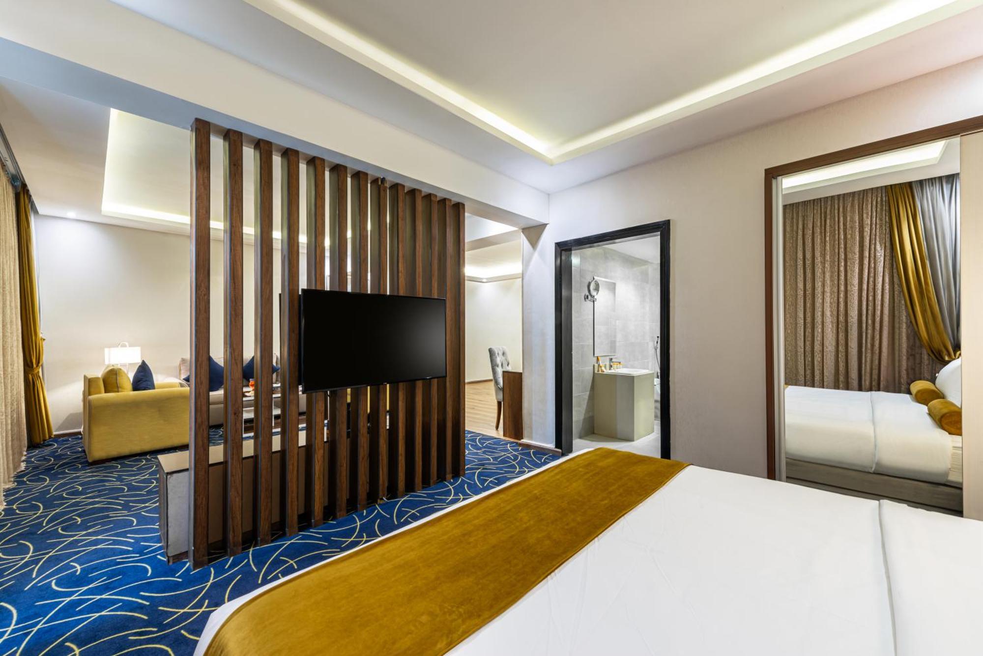 The Palace Hotel Suites Khamis Mushait Buitenkant foto